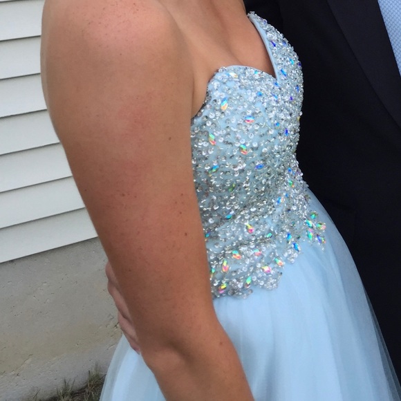 Prom dress - Picture 2 of 4